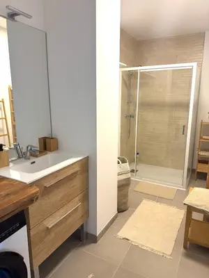 Salle de bains dans l'établissement Appartement Le Riva B304