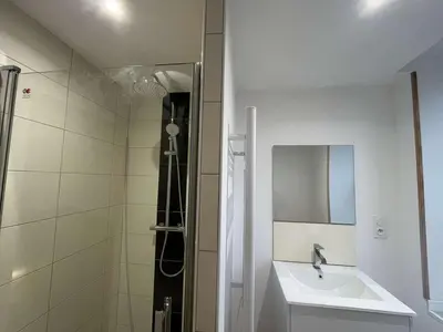 Salle de bains dans l'établissement Gîte du Roc 2