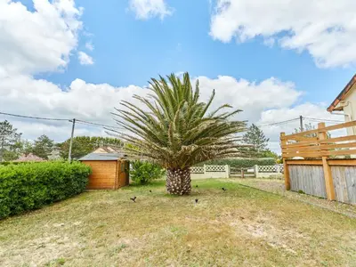 Jardin de l'établissement Holiday Home Bellevue by Interhome