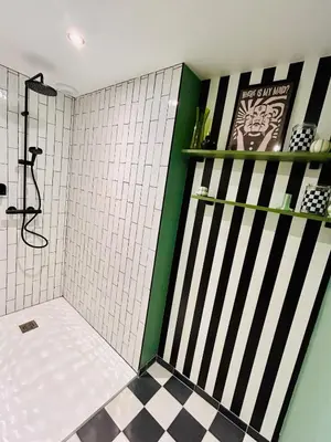 Salle de bains dans l'établissement La Grange - Les Maisons des Pommiers