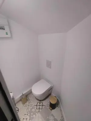 Salle de bains dans l'établissement Maison en pierre de Caen charmante et confortable et sa terrasse privative entre terre et mer
