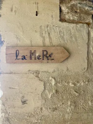 Certificat, récompense, panneau ou autre document affiché dans l'établissement La Victoire
