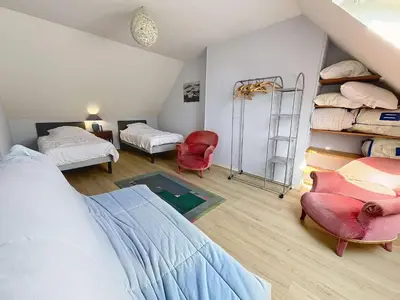 Un ou plusieurs lits dans un hébergement de l'établissement Villa 6 pièces, 9 pers, à 50m plage avec Wifi - FR-1-361-567