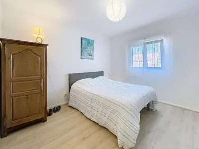 Un ou plusieurs lits dans un hébergement de l'établissement Villa 6 pièces, 9 pers, à 50m plage avec Wifi - FR-1-361-567