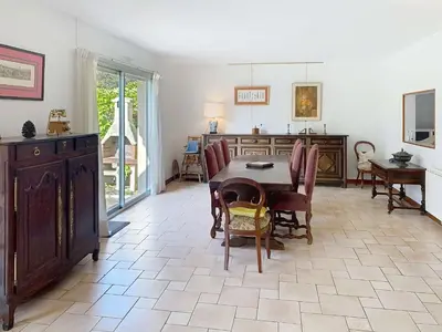 Coin salon dans l'établissement Villa 6 pièces, 9 pers, à 50m plage avec Wifi - FR-1-361-567