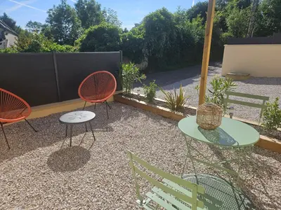 Jardin de l'établissement Gîtes Nos jours heureux - L'idylle, gîte de caractère