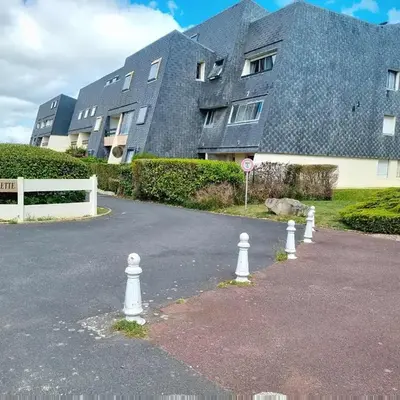 Appartement rez-de-jardin proche mer