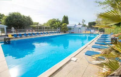 Piscine de l'établissement Le Bel Air ou située à proximité