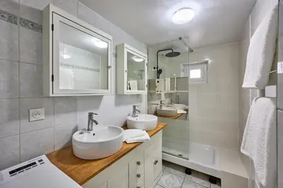 Salle de bains dans l'établissement Entre Histoire et Marais - Proche Plage