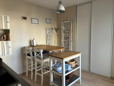 Cuisine ou kitchenette dans l'établissement Petite bulle de mer, à quelques pas du rivage