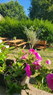 Jardin de l'établissement Chambre Mer'veille proche Mont Saint Michel