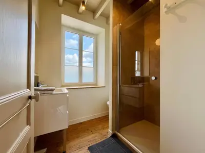 Salle de bains dans l'établissement Le Clos du Haut Gallion An authentic haven of peace