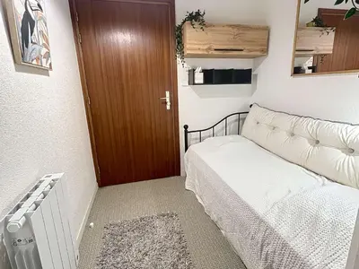 Un ou plusieurs lits dans un hébergement de l'établissement Charmant appart 1 chambre, 4 pers, balcon, parking, wi-fi - FR-1-361-569