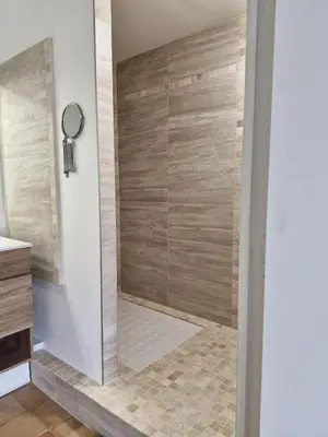 Salle de bains dans l'établissement Douglas