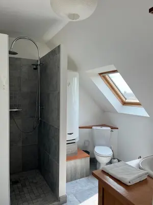 Salle de bains dans l'établissement Échappée Belle du Mont-Saint-Michel