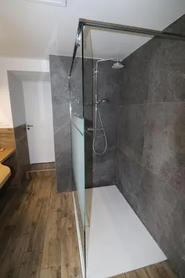 Salle de bains dans l'établissement Maison 8 personnes localisée au cœur de Sainte-Marie-du-Mont