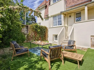 Jardin de l'établissement Appartement charmant avec jardinet, proche plage, 2 chambres - FR-1-788-79