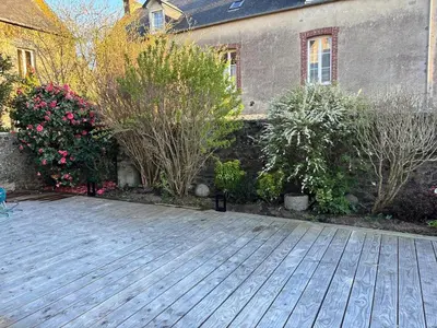Jardin de l'établissement Le patio des moussaillons 8 personnes