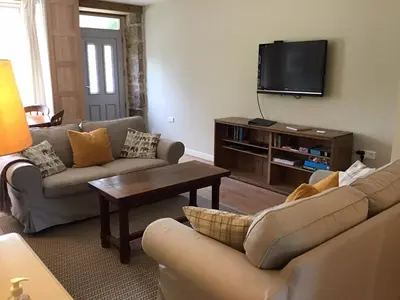 Télévision ou salle de divertissement dans l'établissement Cherry Tree Avenue