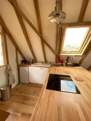 Cuisine ou kitchenette dans l'établissement La Grange - unique property, peace, space & light