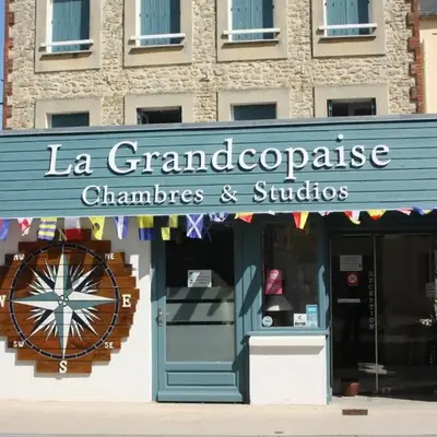 La Grandcopaise Chambres et Studios