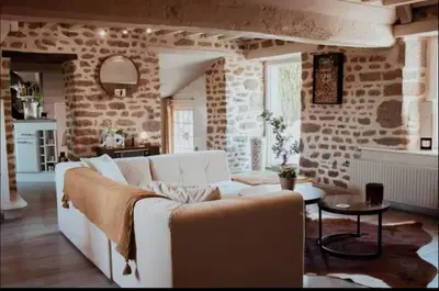 Coin salon dans l'établissement Maison avec grand jardin