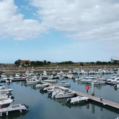 Appartement avec parking et WIFI près de la mer - FR-1-746-33