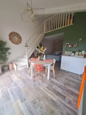 Coin salon dans l'établissement Dépendance entre CAEN et la mer