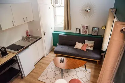 Cuisine ou kitchenette dans l'établissement Duplex sur cour, Rue Caponière