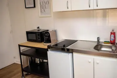 Cuisine ou kitchenette dans l'établissement Duplex sur cour, Rue Caponière