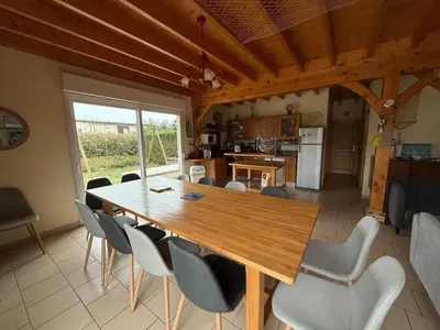 Cuisine ou kitchenette dans l'établissement maison a 400m de la mer