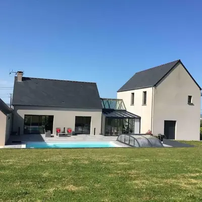 Beautiful villa with pool and stunning sea view