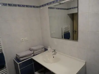 Salle de bains dans l'établissement Gîte Aronde