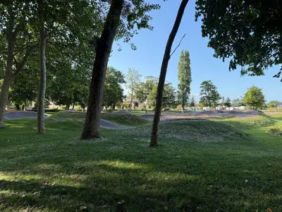 Jardin de l'établissement Maison de charme sur la côte