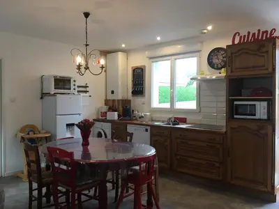 Cuisine ou kitchenette dans l'établissement Rubis Baie Mont Saint Michel