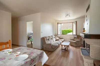Coin salon dans l'établissement La Maison des Primevères - proche plages