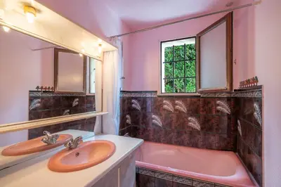 Salle de bains dans l'établissement La Maison des Primevères - proche plages