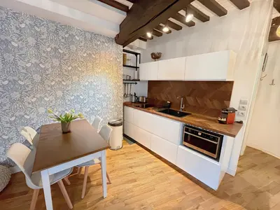 Cuisine ou kitchenette dans l'établissement Cœur de Caen, charme ancien & confort moderne