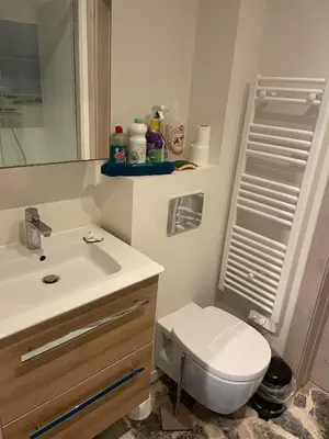 Salle de bains dans l'établissement Chambre double Esquinandra dans une maison, idéale randonneurs et cyclistes - GR223