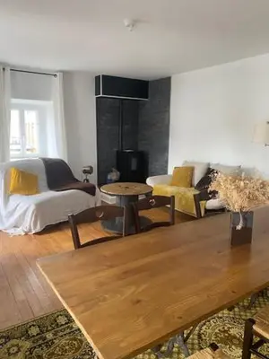 Coin salon dans l'établissement Appartement chaleureux et accueillant à quelques pas de la mer