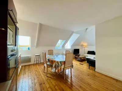 Plan de l'établissement La Petite Cachette de Grandcamp - Seafront view