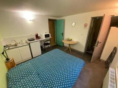 Cuisine ou kitchenette dans l'établissement Studio cosy à Cherbourg-en-Cotentin - 15 m²