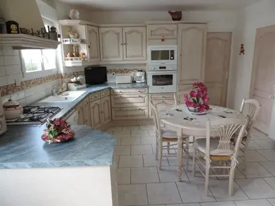 Cuisine ou kitchenette dans l'établissement Resort between Utah Beach and Barfleur