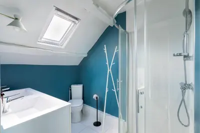 Salle de bains dans l'établissement Désirée - Appartement en duplex à quelques pas du port