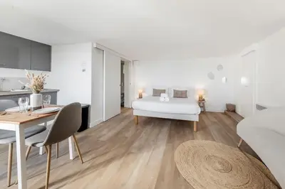 Un ou plusieurs lits dans un hébergement de l'établissement Bord de l'eau 2 - Studio - Sea view
