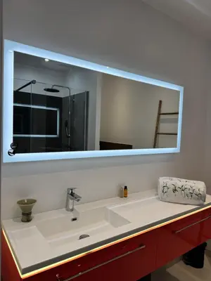 Salle de bains dans l'établissement Barfleur
