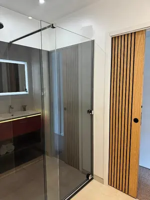 Salle de bains dans l'établissement Barfleur