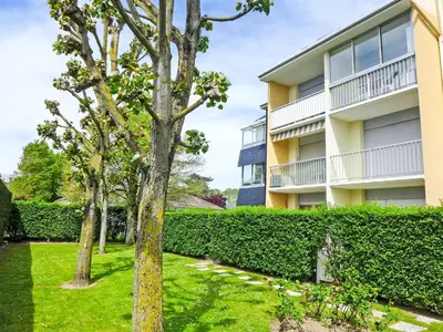 Jardin de l'établissement Apartment Le Trimaran-4 by Interhome