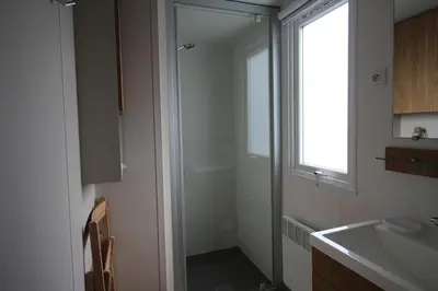 Plan de l'établissement Le Domaine de Litteau 4 étoiles à LITTEAU emplacement 403 2CH 1SDB 6 personnes