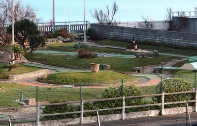 Jardin de l'établissement Calme et Cosy, T2 refait à neuf en Juillet 2025